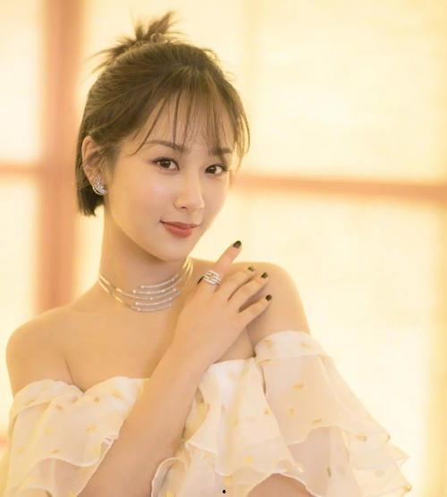 杨紫七夕最新爆料消息,甜蜜瞬间曝光，粉丝心动不已